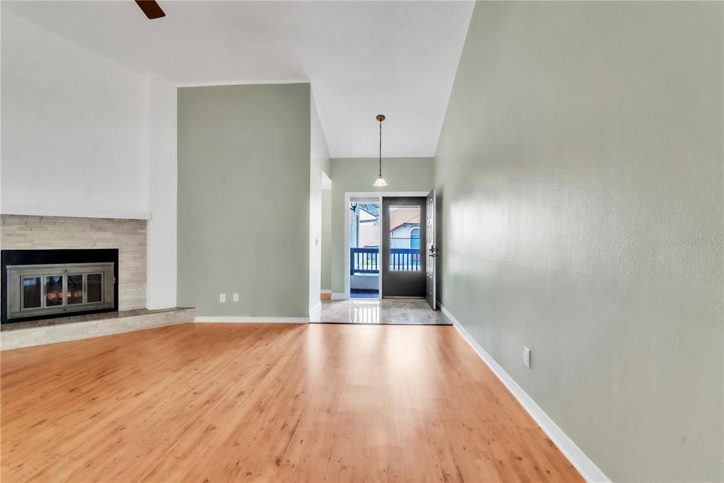 For Rent: $2,200 (3 beds, 2 baths, 1520 Square Feet)