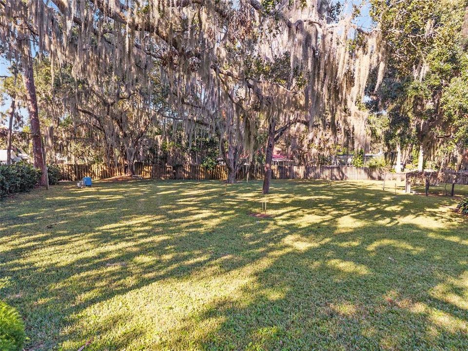 合同活跃: $525,000 (2 贝兹, 1 浴室, 948 平方英尺)