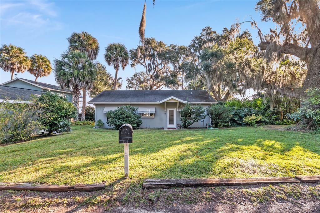 合同活跃: $525,000 (2 贝兹, 1 浴室, 948 平方英尺)