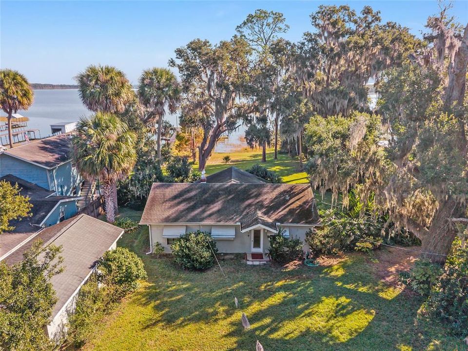 合同活跃: $525,000 (2 贝兹, 1 浴室, 948 平方英尺)