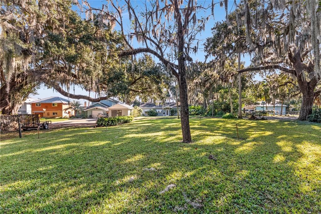 合同活跃: $525,000 (2 贝兹, 1 浴室, 948 平方英尺)