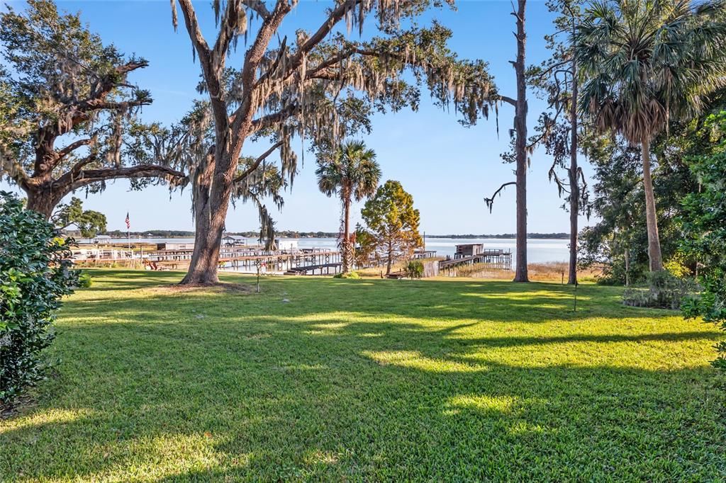 合同活跃: $525,000 (2 贝兹, 1 浴室, 948 平方英尺)