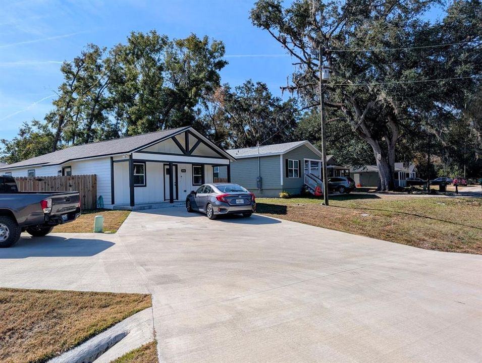 合同活跃: $32,000 (0.23 acres)