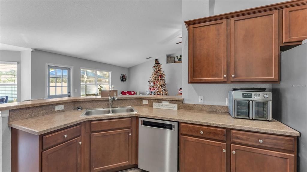 For Sale: $419,000 (4 beds, 2 baths, 2348 Square Feet)