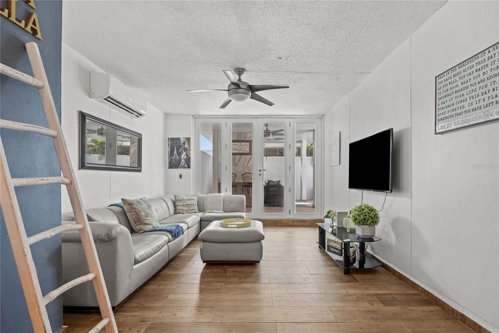 На продажу: $560,000 (4 спален, 3 ванн, 3000 Квадратных фут)