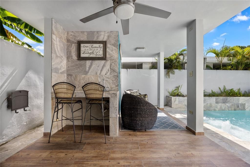 На продажу: $560,000 (4 спален, 3 ванн, 3000 Квадратных фут)