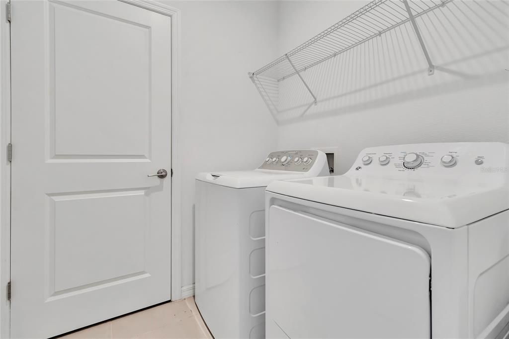 На продажу: $325,000 (4 спален, 2 ванн, 1845 Квадратных фут)