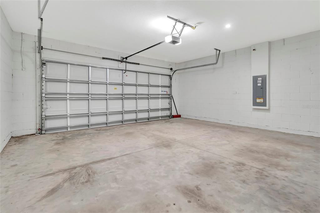 На продажу: $325,000 (4 спален, 2 ванн, 1845 Квадратных фут)