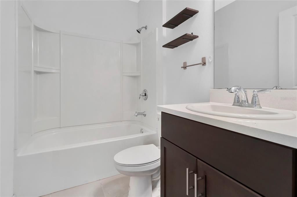 На продажу: $325,000 (4 спален, 2 ванн, 1845 Квадратных фут)