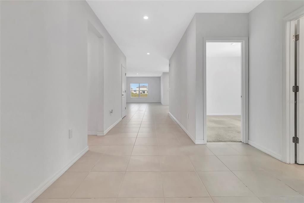 На продажу: $325,000 (4 спален, 2 ванн, 1845 Квадратных фут)