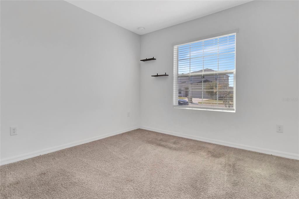 На продажу: $325,000 (4 спален, 2 ванн, 1845 Квадратных фут)