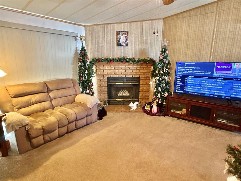 待售: $189,000 (2 贝兹, 2 浴室, 1206 平方英尺)