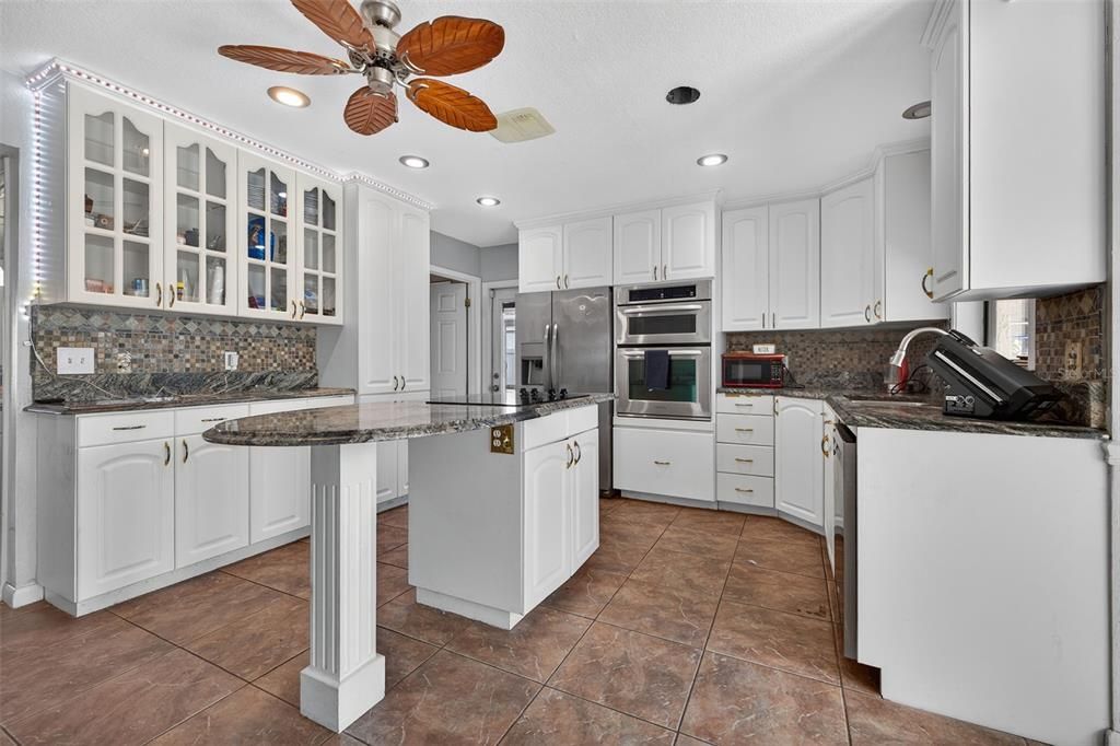 For Sale: $475,000 (4 beds, 2 baths, 2272 Square Feet)