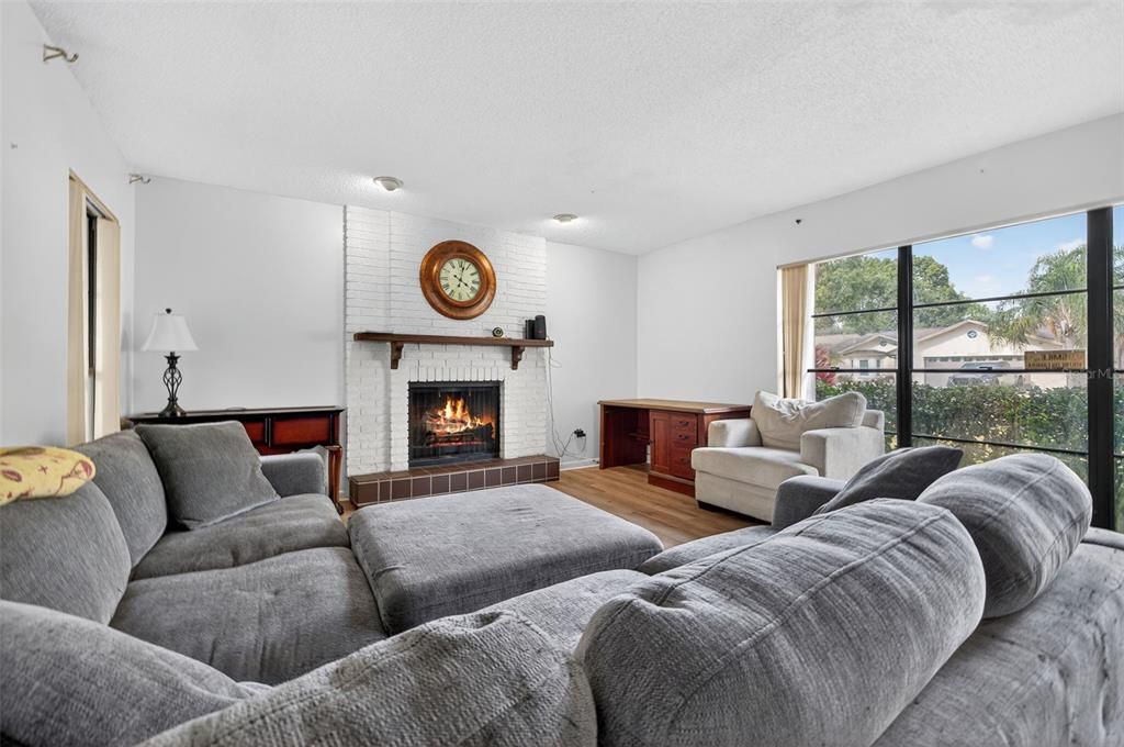 For Sale: $475,000 (4 beds, 2 baths, 2272 Square Feet)