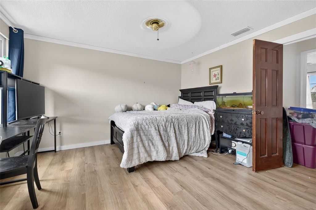 For Sale: $475,000 (4 beds, 2 baths, 2272 Square Feet)