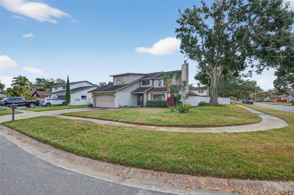 For Sale: $475,000 (4 beds, 2 baths, 2272 Square Feet)