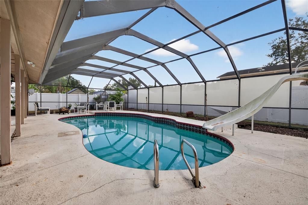 For Sale: $475,000 (4 beds, 2 baths, 2272 Square Feet)