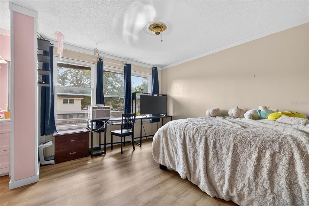 For Sale: $475,000 (4 beds, 2 baths, 2272 Square Feet)