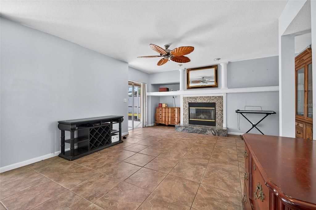 For Sale: $475,000 (4 beds, 2 baths, 2272 Square Feet)