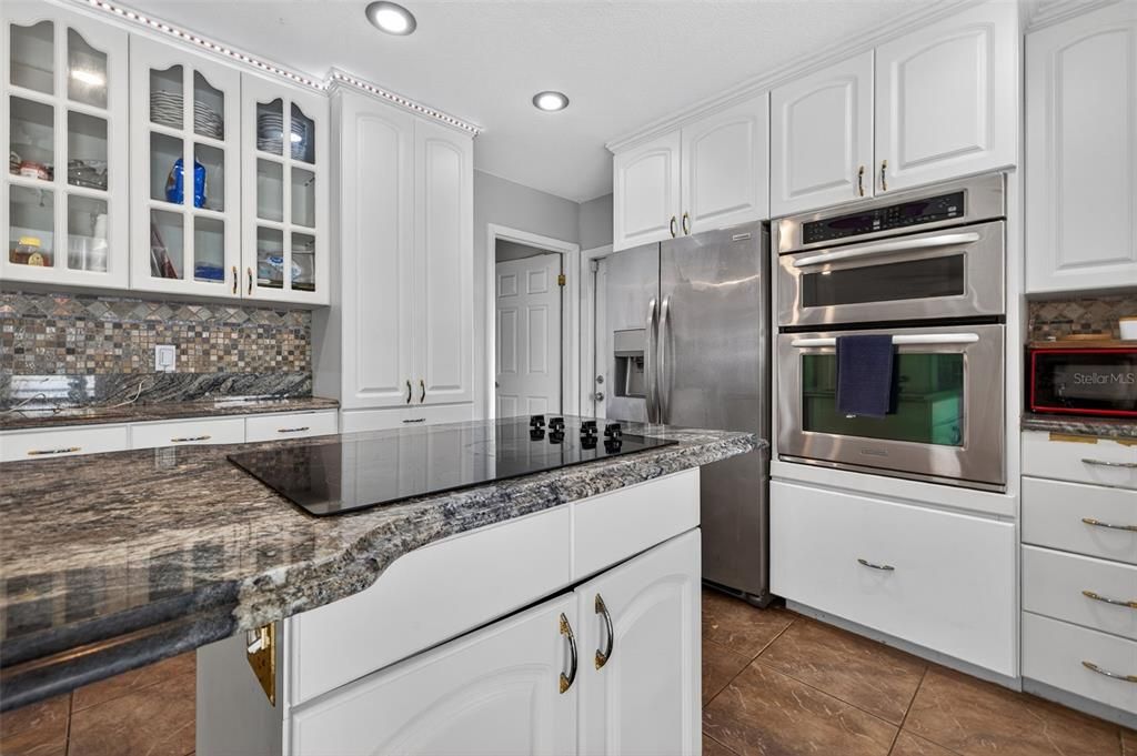 For Sale: $475,000 (4 beds, 2 baths, 2272 Square Feet)