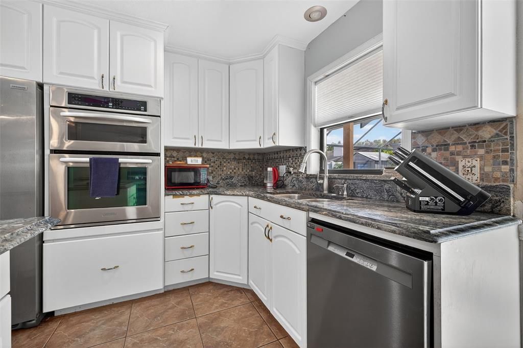 For Sale: $475,000 (4 beds, 2 baths, 2272 Square Feet)