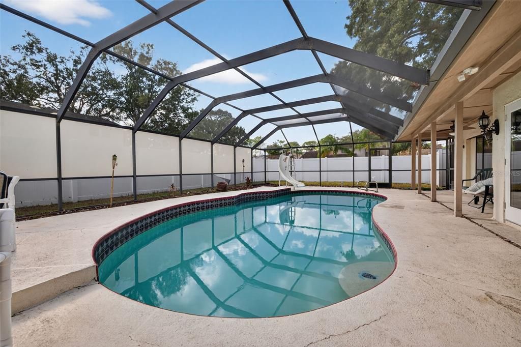 For Sale: $475,000 (4 beds, 2 baths, 2272 Square Feet)