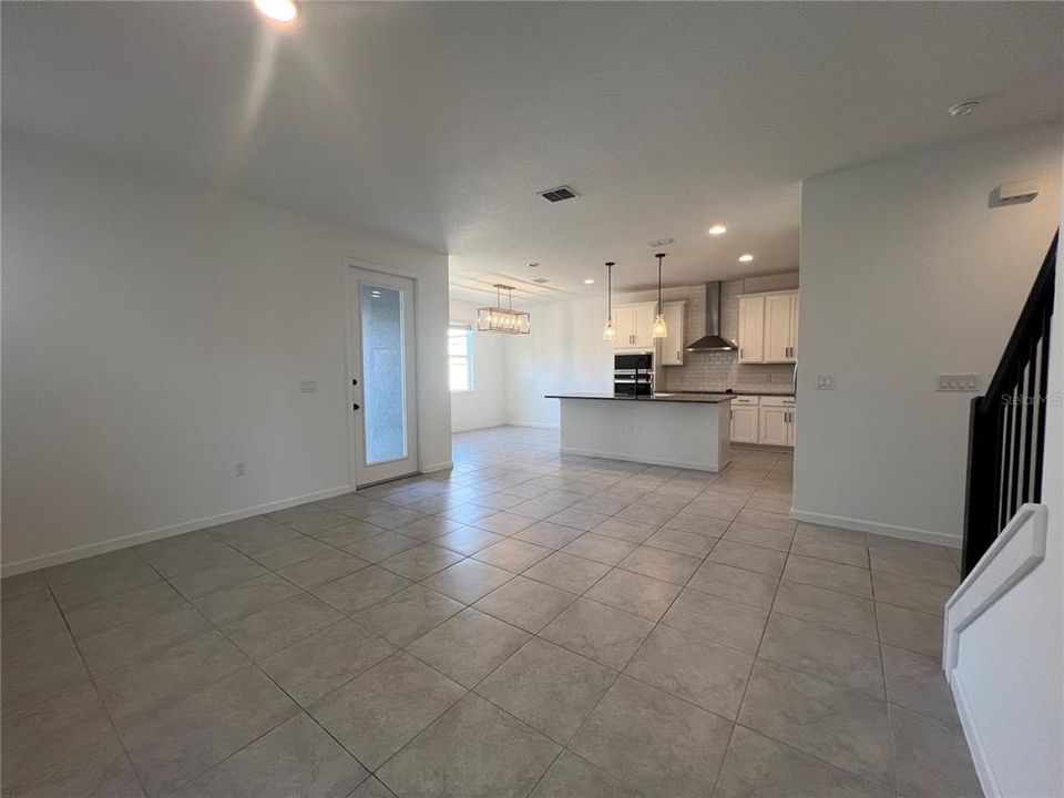 出租: $3,300 (4 贝兹, 3 浴室, 2040 平方英尺)