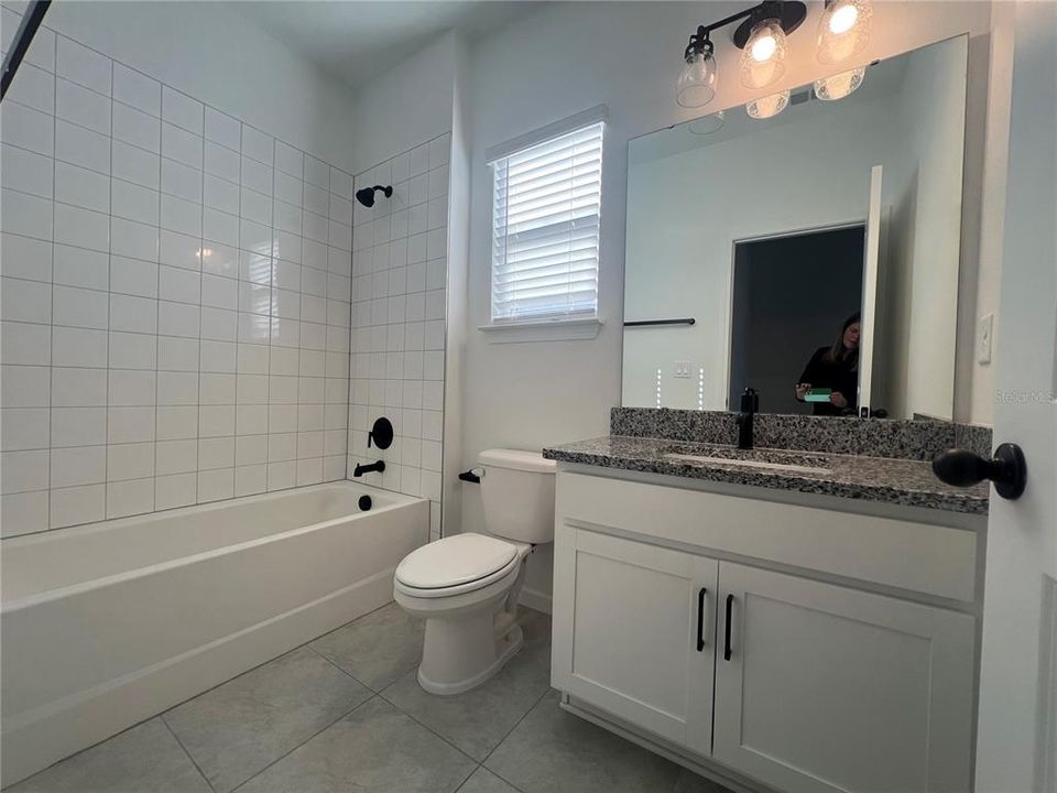 出租: $3,300 (4 贝兹, 3 浴室, 2040 平方英尺)