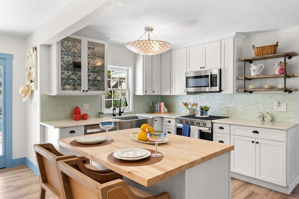 For Rent: $8,000 (4 beds, 3 baths, 1869 Square Feet)