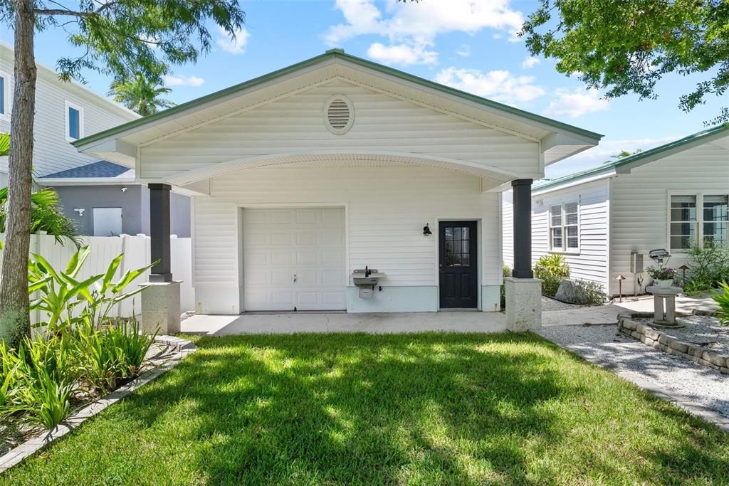 For Rent: $8,000 (4 beds, 3 baths, 1869 Square Feet)