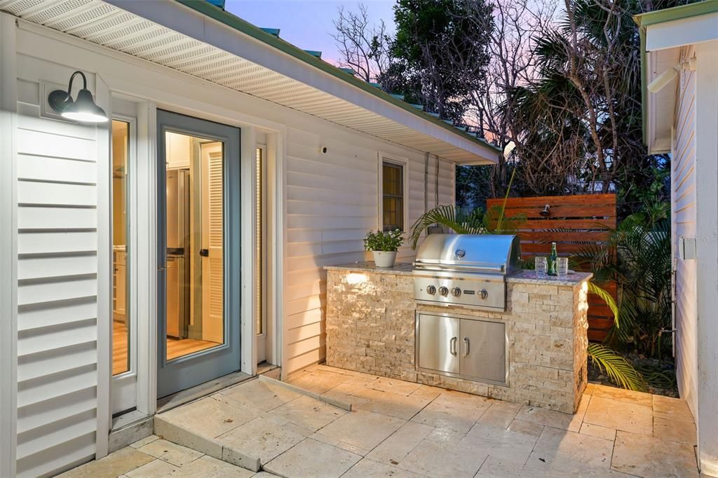 For Rent: $8,000 (4 beds, 3 baths, 1869 Square Feet)