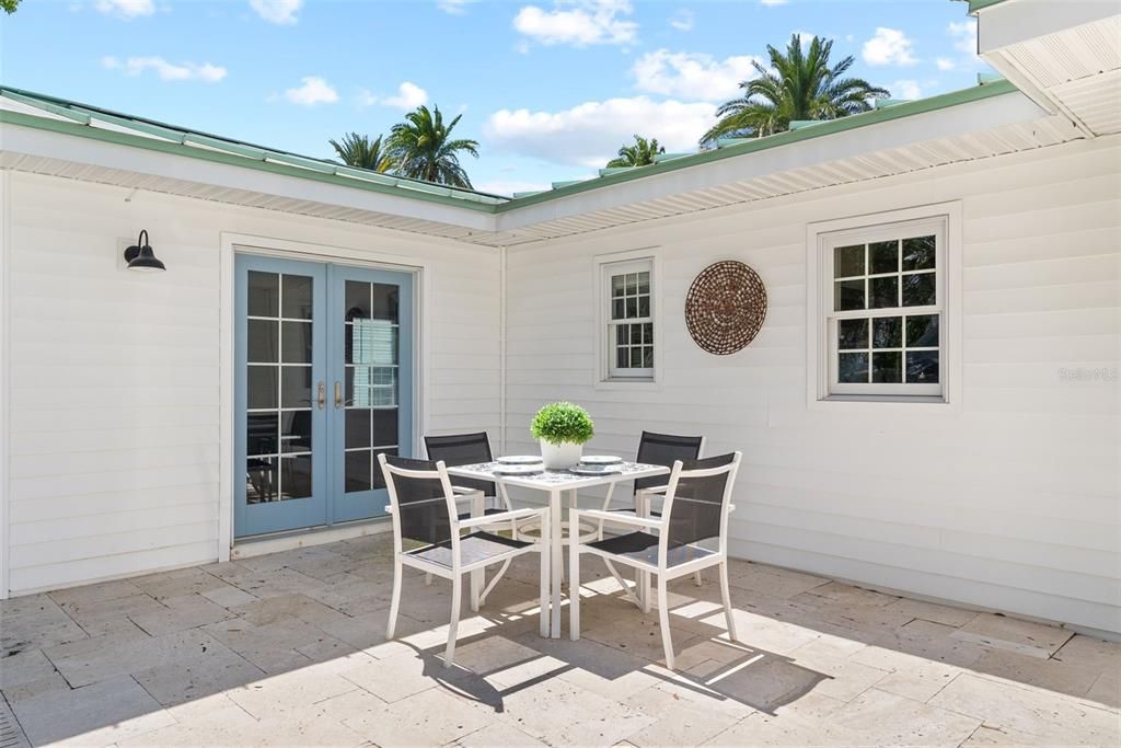 For Rent: $8,000 (4 beds, 3 baths, 1869 Square Feet)