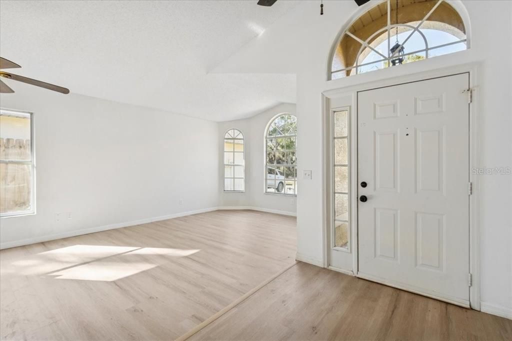 待售: $405,000 (3 贝兹, 2 浴室, 1455 平方英尺)