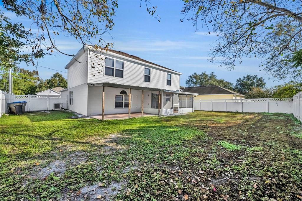 На продажу: $329,900 (5 спален, 3 ванн, 2144 Квадратных фут)