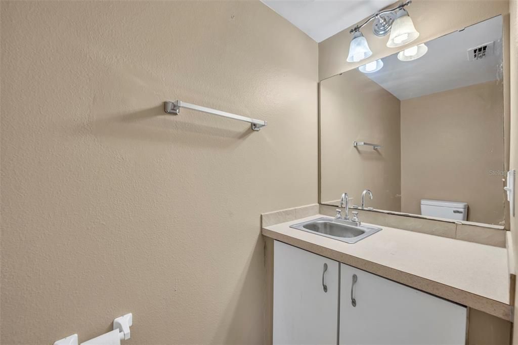 На продажу: $329,900 (5 спален, 3 ванн, 2144 Квадратных фут)