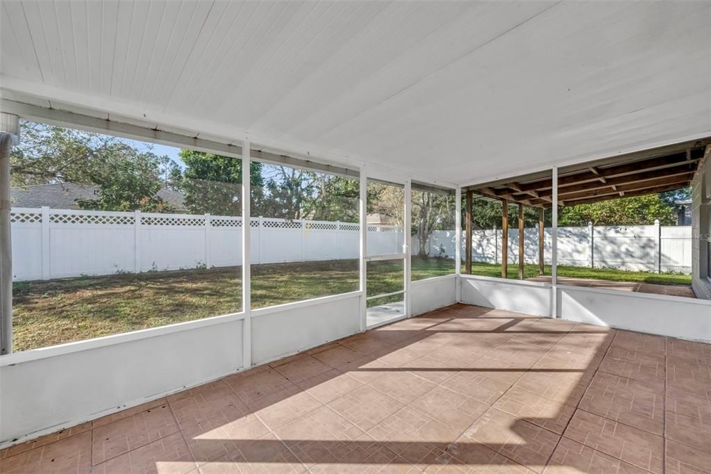 На продажу: $329,900 (5 спален, 3 ванн, 2144 Квадратных фут)