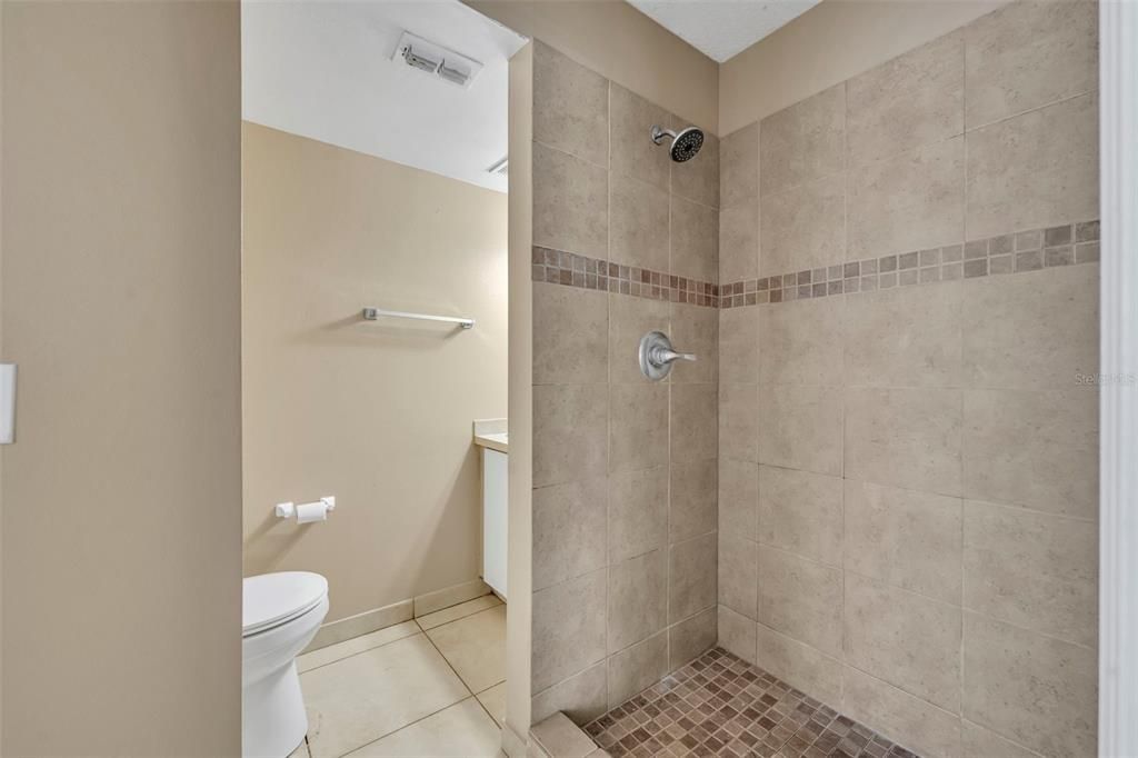 На продажу: $329,900 (5 спален, 3 ванн, 2144 Квадратных фут)