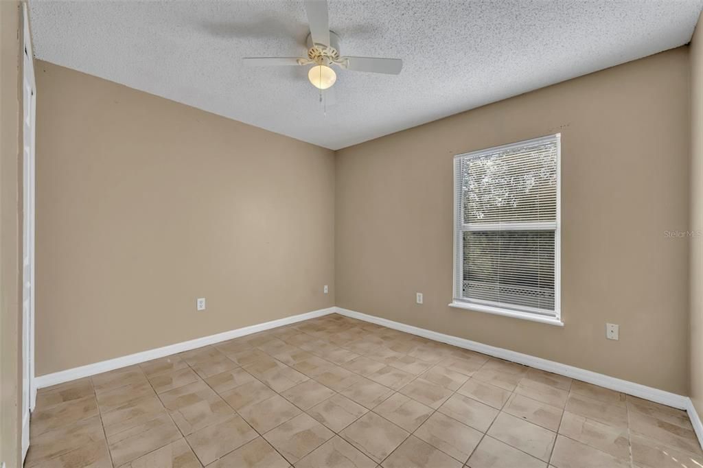 На продажу: $329,900 (5 спален, 3 ванн, 2144 Квадратных фут)