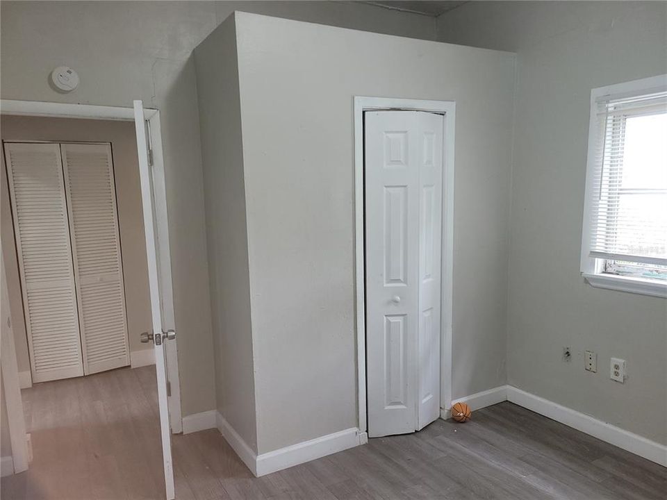 For Rent: $1,300 (2 beds, 1 baths, 1000 Square Feet)