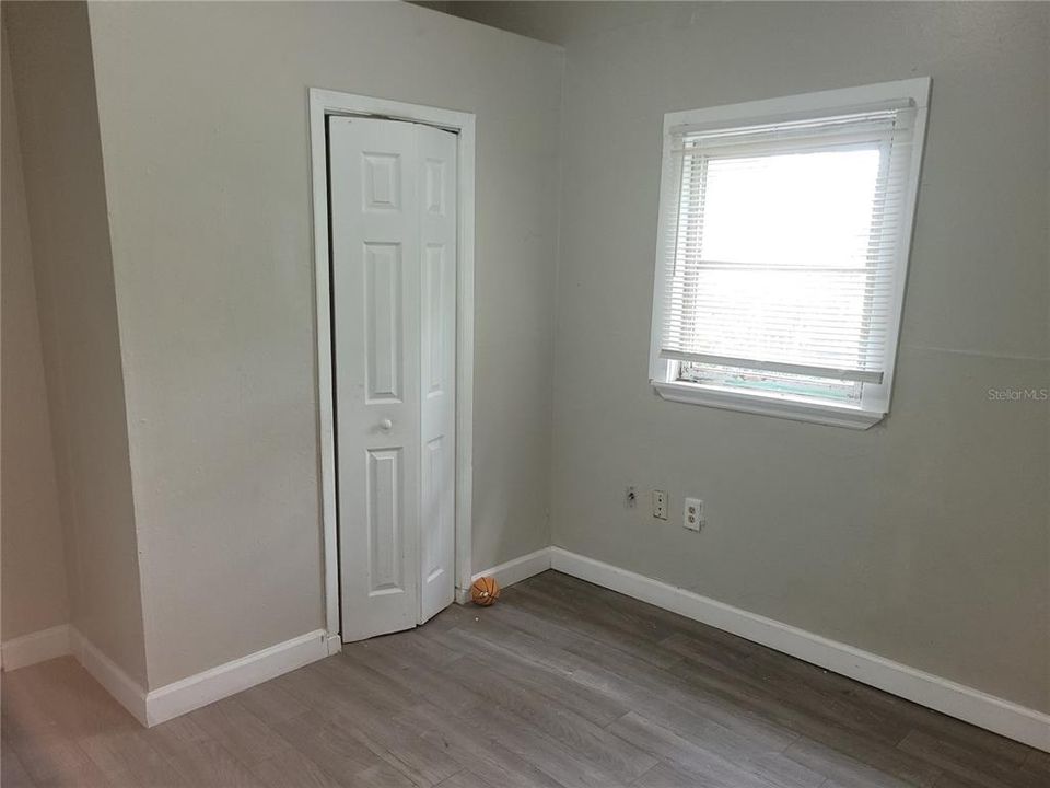 For Rent: $1,300 (2 beds, 1 baths, 1000 Square Feet)