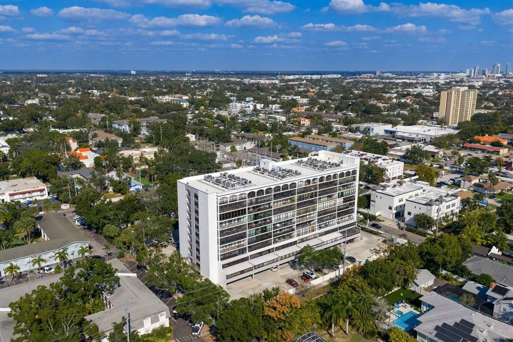 For Sale: $310,000 (2 beds, 2 baths, 1032 Square Feet)