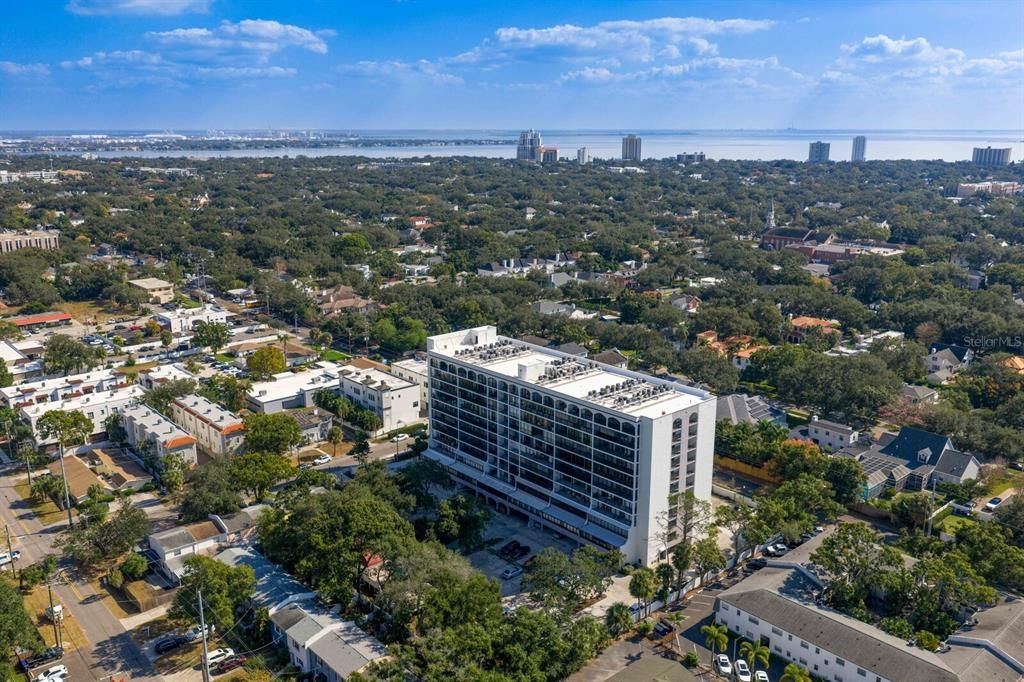 For Sale: $310,000 (2 beds, 2 baths, 1032 Square Feet)