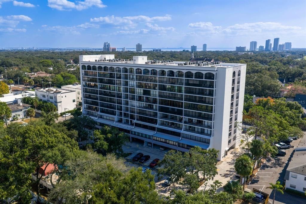 For Sale: $310,000 (2 beds, 2 baths, 1032 Square Feet)