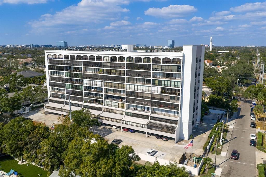 For Sale: $310,000 (2 beds, 2 baths, 1032 Square Feet)