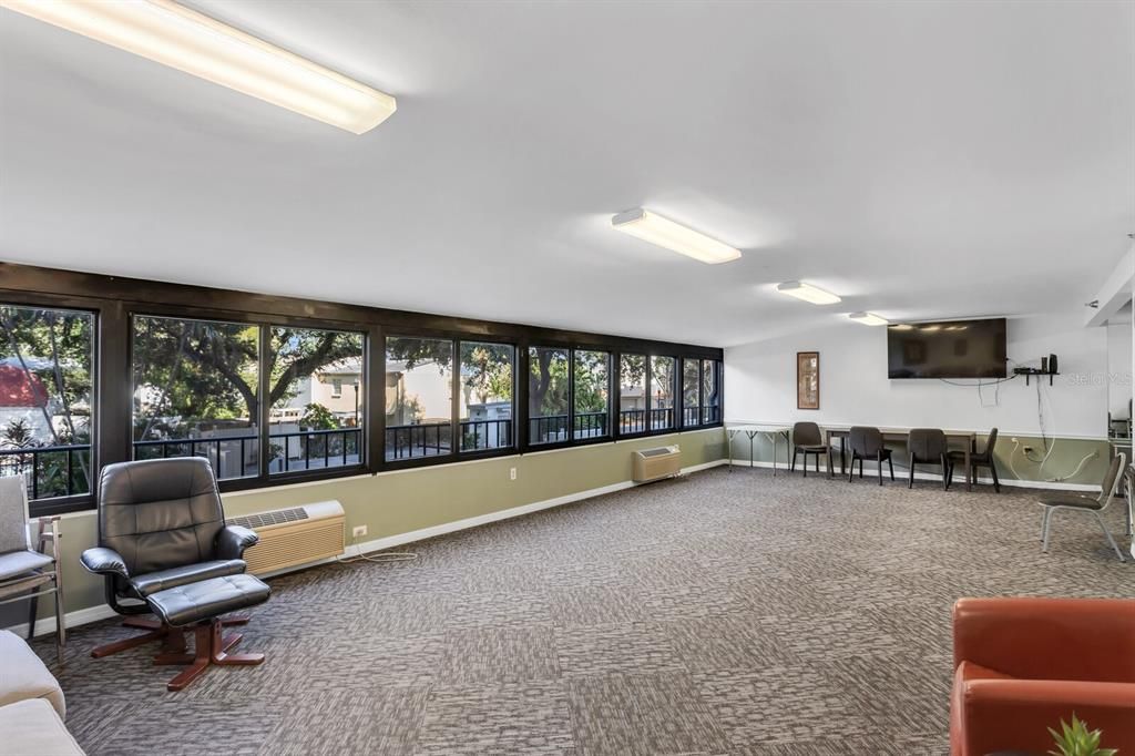 For Sale: $310,000 (2 beds, 2 baths, 1032 Square Feet)