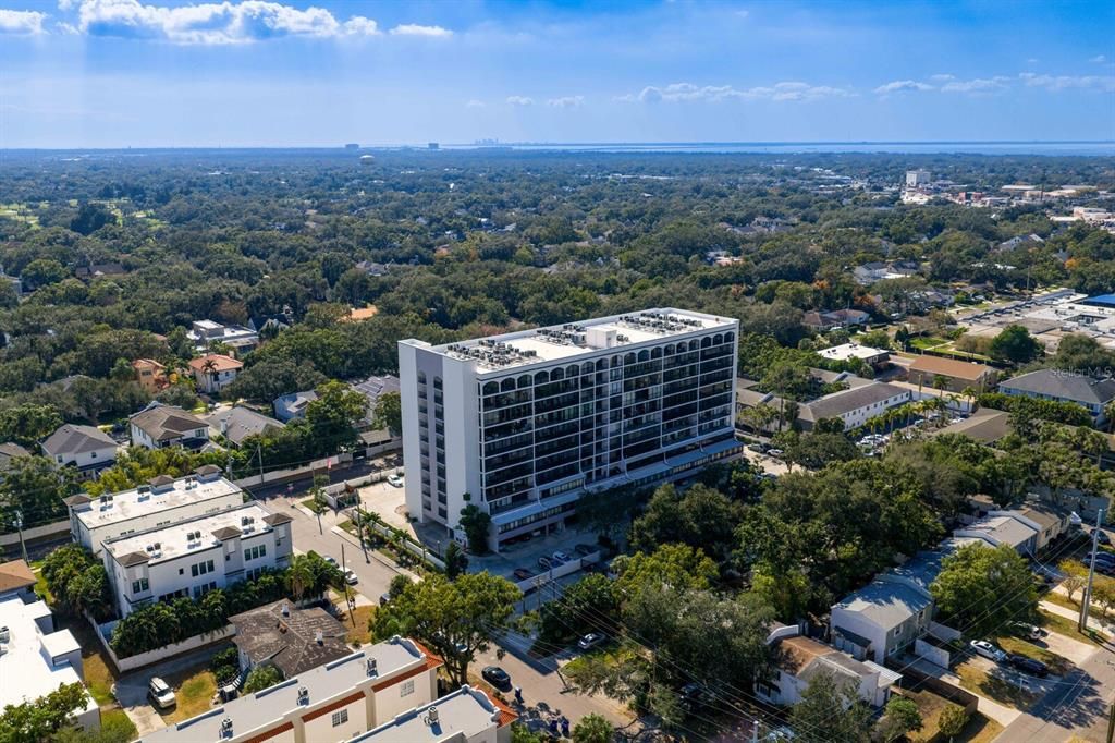 For Sale: $310,000 (2 beds, 2 baths, 1032 Square Feet)