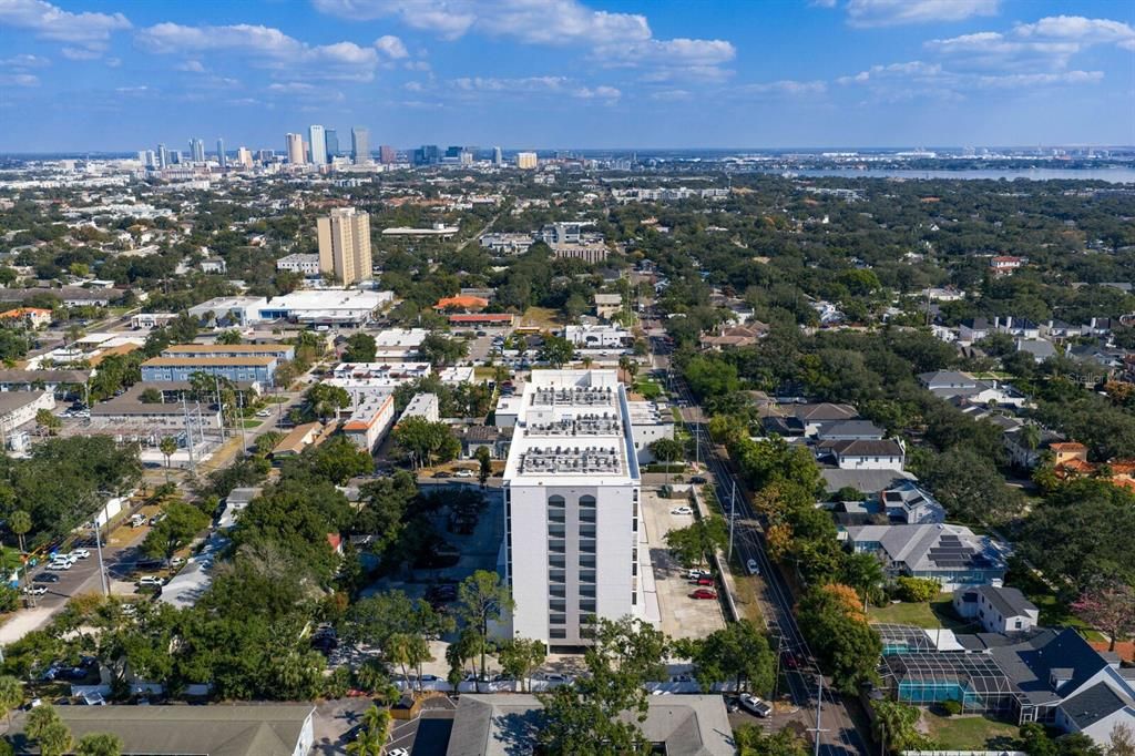 For Sale: $310,000 (2 beds, 2 baths, 1032 Square Feet)