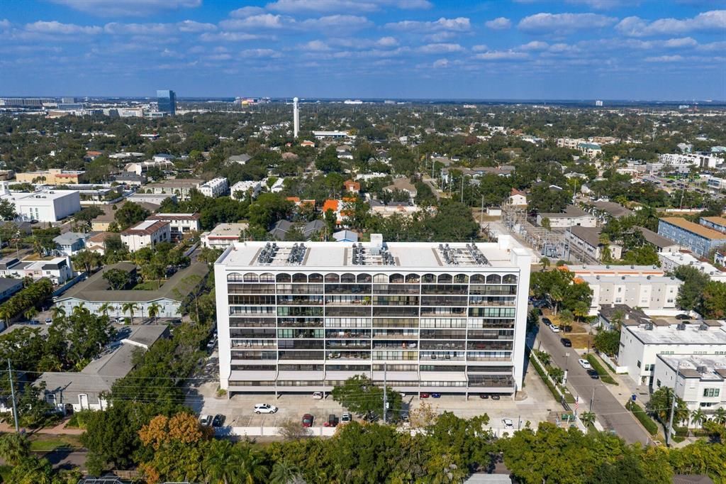 For Sale: $310,000 (2 beds, 2 baths, 1032 Square Feet)