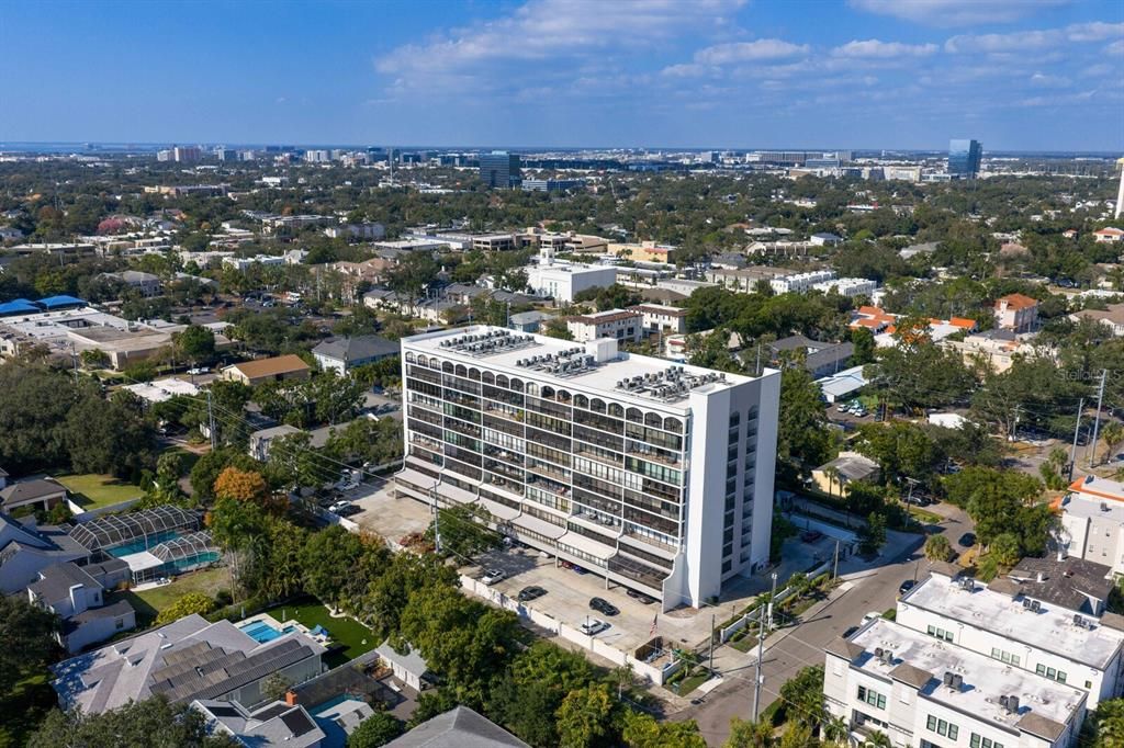 For Sale: $310,000 (2 beds, 2 baths, 1032 Square Feet)