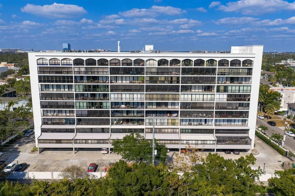 For Sale: $310,000 (2 beds, 2 baths, 1032 Square Feet)